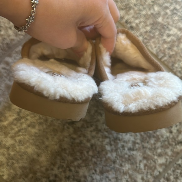 NEW Kids Ugg Classic Keegan Slide Slippers Size 11 - Picture 7 of 7